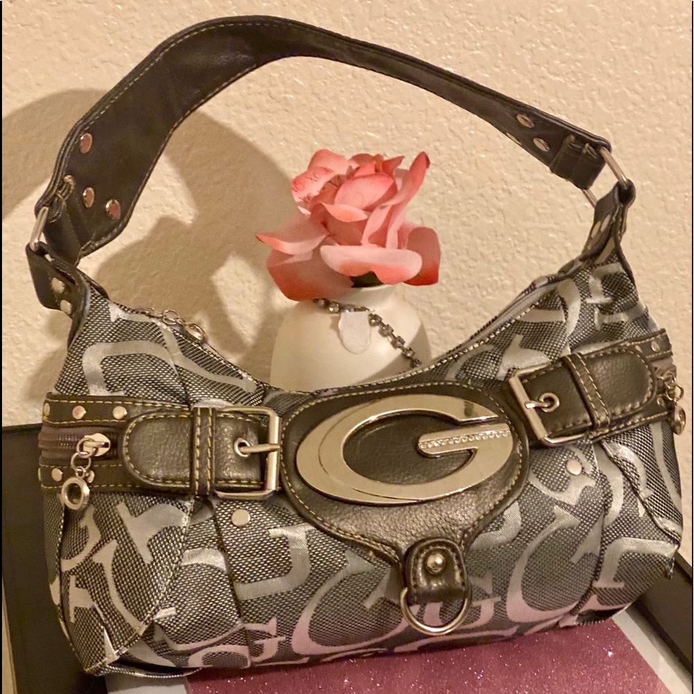 “GUESS” Small Hand Bag - Picture 4 of 15